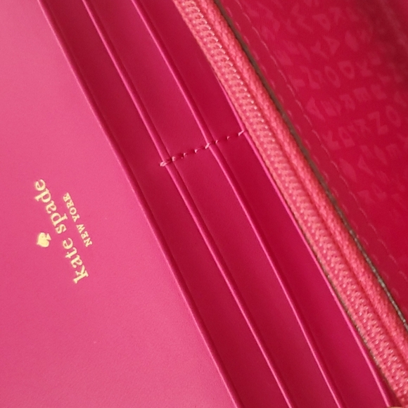 Kate Spade Crossbody with matching wallet - Picture 4 of 7